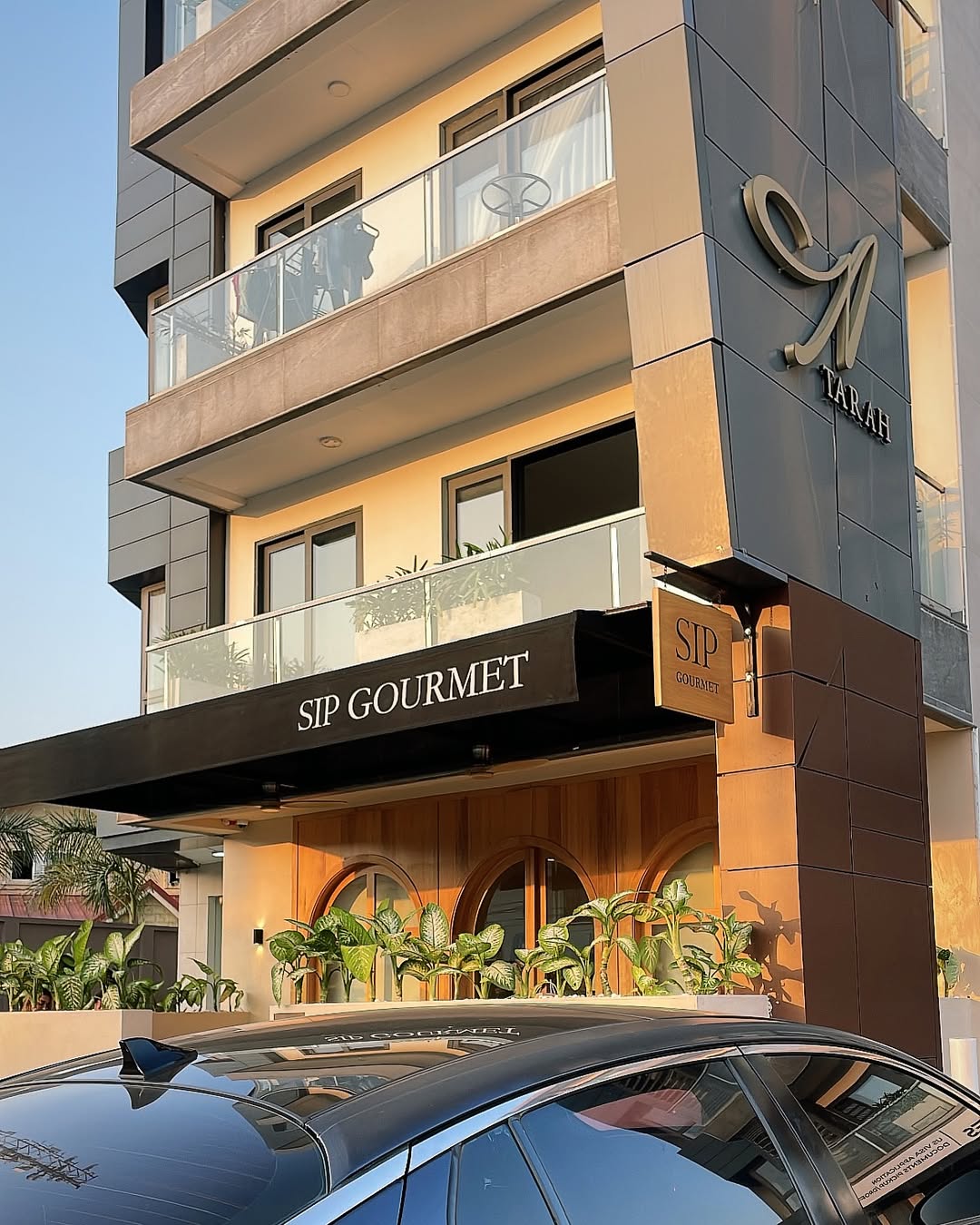 Inside Sip Gourmet